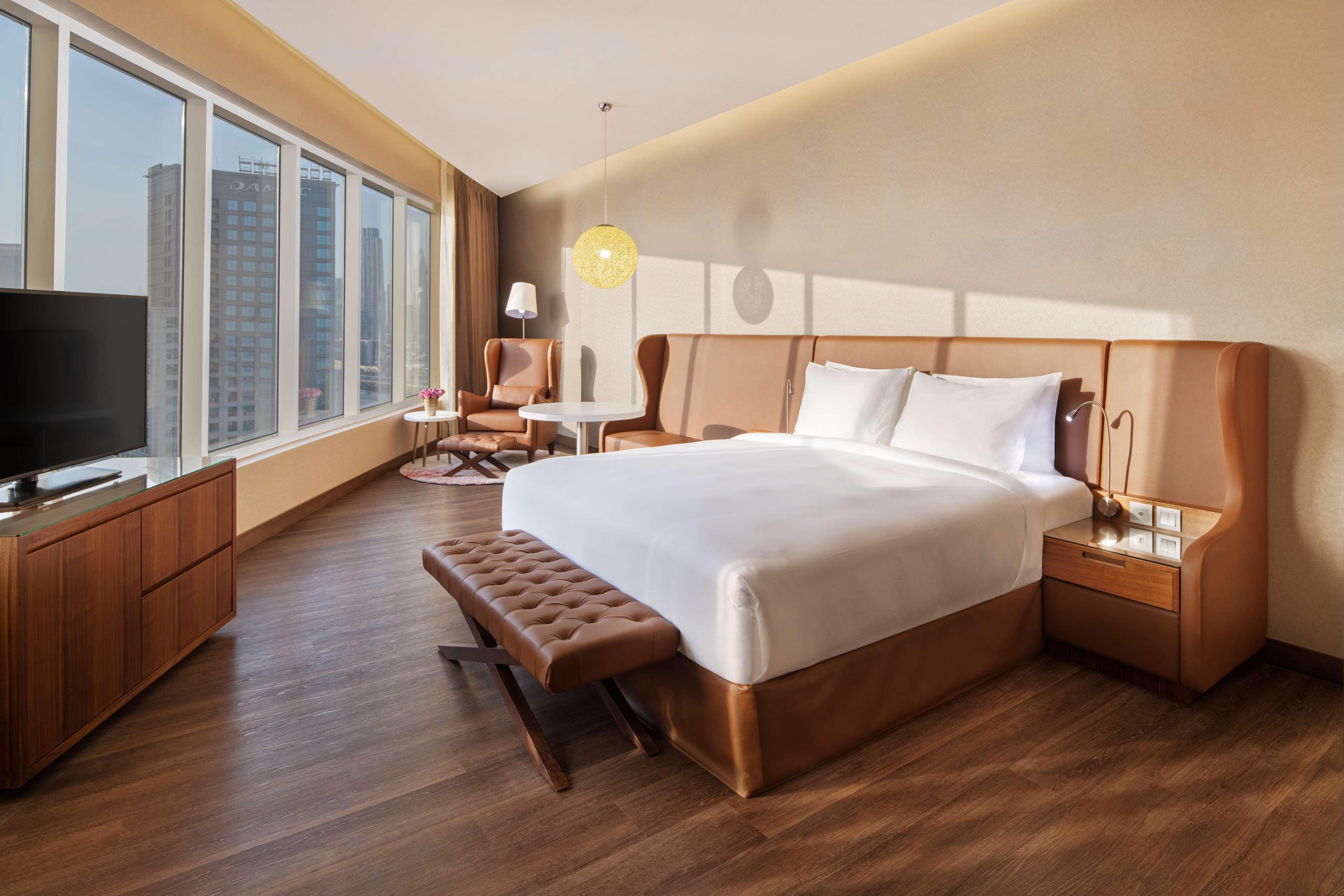 Radisson Blu Hotel, Canal View Hotel