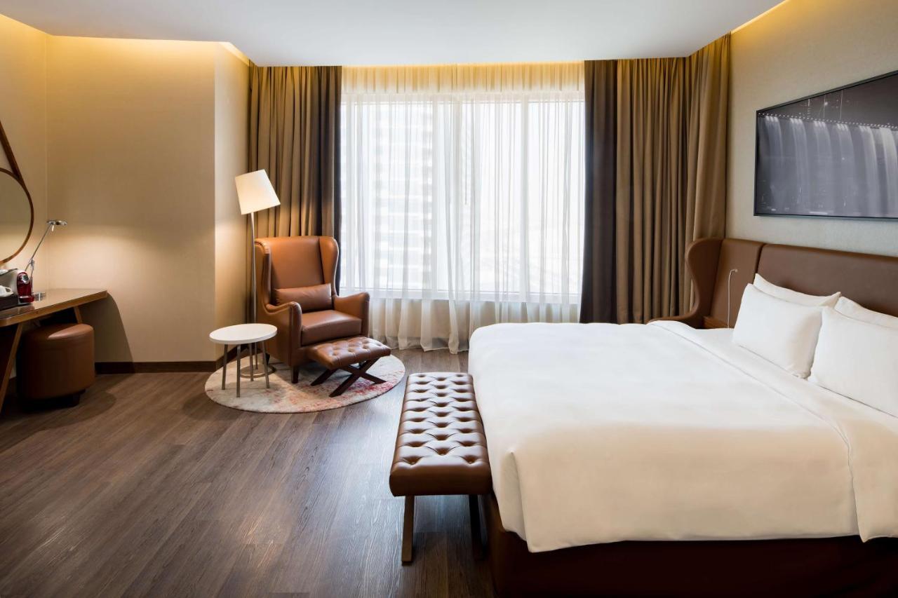 Radisson Blu Hotel, Canal View Hotel 5*