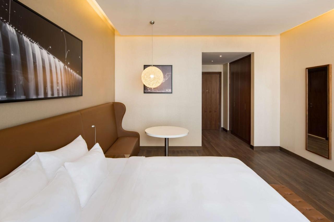 Hotel Radisson Blu Hotel, Canal View Dubai