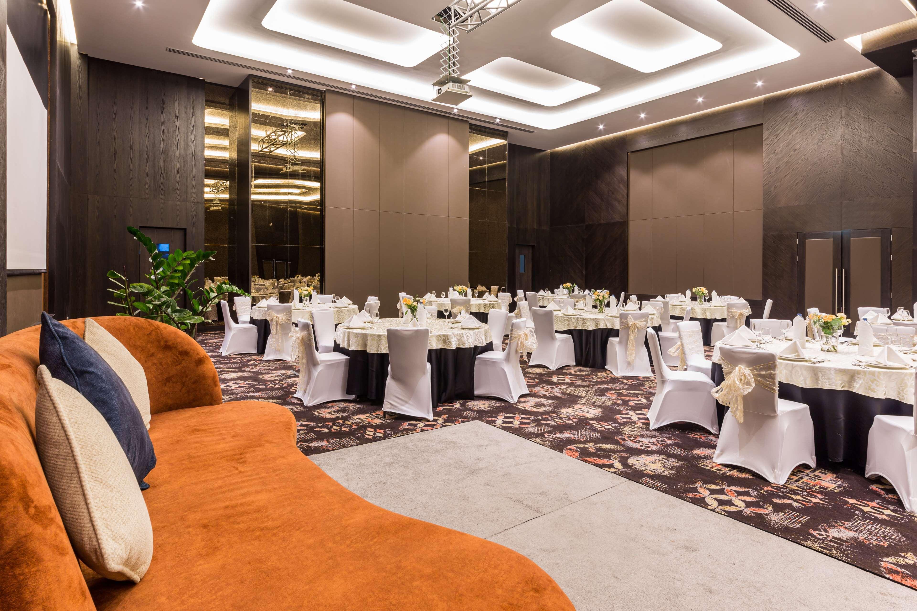 Radisson Blu Hotel, Canal View Отель 5*